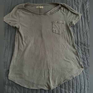 Hollister Women’s Short Sleeve Distressed T-Shirt Size S